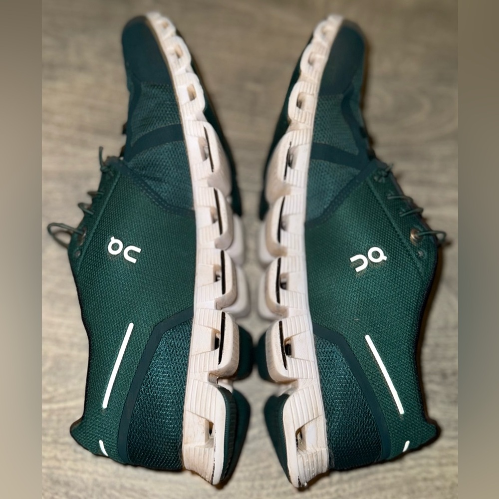 On Running Cloud 5 Sneakers in Obsidian/Evergreen - Picture 5 of 10